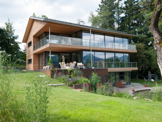 BILD:       		Niedrigstenergiehaus mit grandiosem Bergblick            