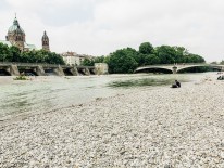 BILD:   		Stadt und Isar        