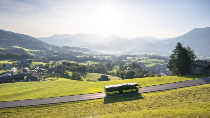 Bus am Bödele © Lucas Tiefenthaler - Bregenzerwald Tourismus