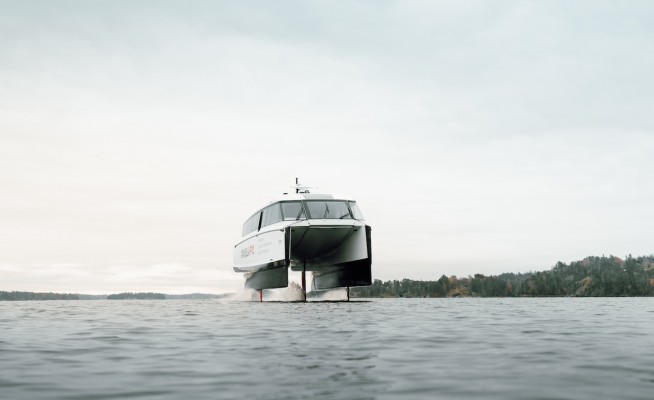 Erstes elektrisches Tragflächenschiff in Betrieb