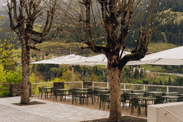 Biergarten mit Bergblick!