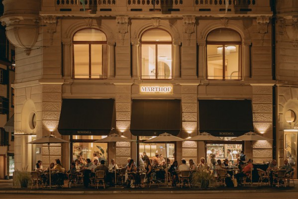 Restaurant | Café | Bar lockt auch Baseler an | © Markus Edgar Ruf